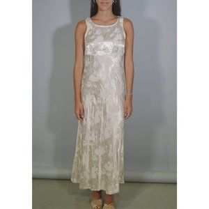 ALL THAT JAZZ white floral maxi dress.